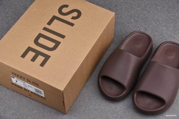 G55495 Adidas Soot Yeezy Slide 1001